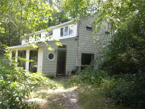 312 Lake Washington Dr, Glocester, RI 02814