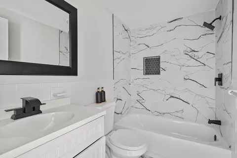 Bath - 271 William Reynolds Rd, Exeter, RI 02822 photo 1 of 2