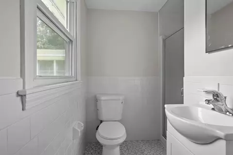 Bath - 271 William Reynolds Rd, Exeter, RI 02822 photo 2 of 2