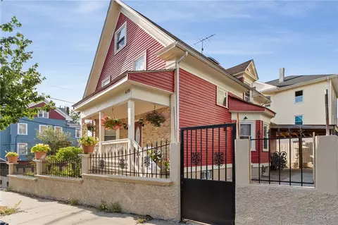 635 Chalkstone St, Providence, RI 02908