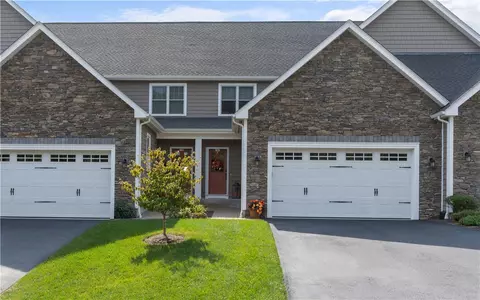 16 Wheeler Ln #C, Hope Valley, RI 02832