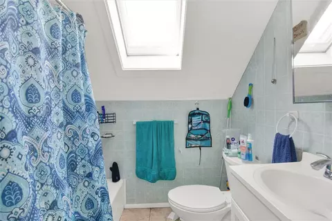 Bath - 512 Commonwealth Ave, Warwick, RI 02886 photo 2 of 2
