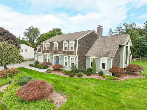 Exterior - 66 Paddock Dr, Warwick, RI 02886 photo 7 of 8