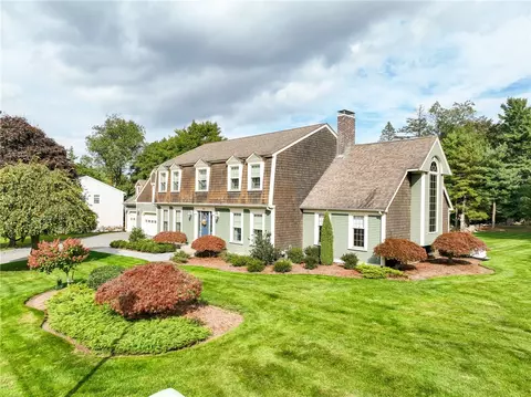 66 Paddock Dr, Warwick, RI 02886