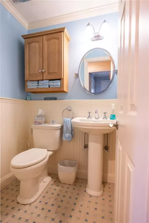 Bath - 66 Paddock Dr, Warwick, RI 02886 photo 1 of 4