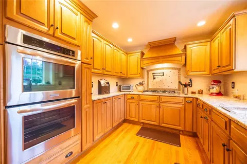 Kitchen - 66 Paddock Dr, Warwick, RI 02886 photo 1 of 4