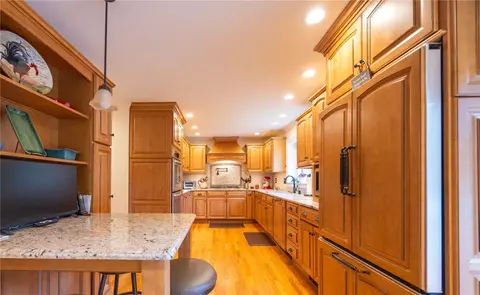 Kitchen - 66 Paddock Dr, Warwick, RI 02886 photo 2 of 4