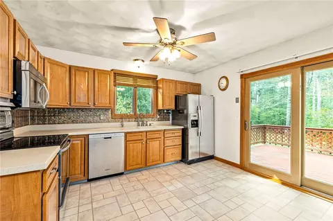 Kitchen - 335 Chaplin Dr, Coventry, RI 02816 photo 2 of 3