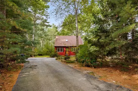 335 Chaplin Dr, Coventry, RI 02816