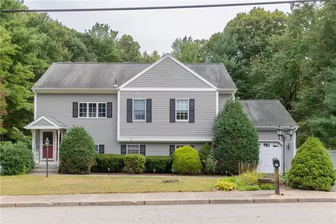 30 Whitney Ln, Burrillville, RI 02830