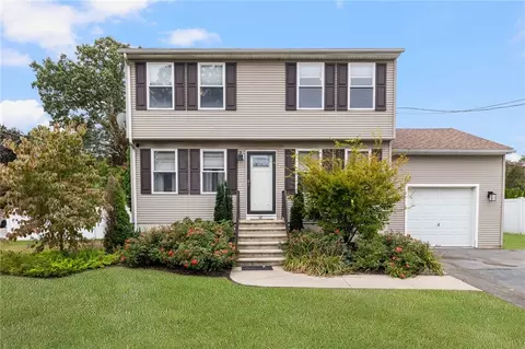 117 Laura Cir, Cranston, RI 02920