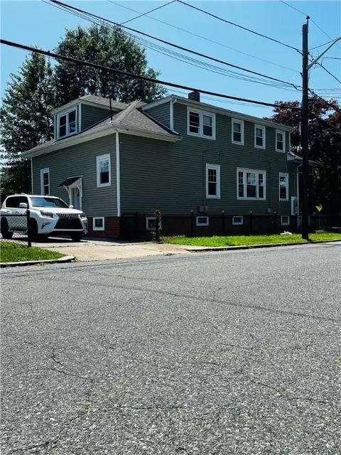 797 Academy Ave, Providence, RI 02908
