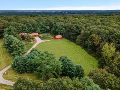 888 Tillinghast Rd, East Greenwich, RI 02818