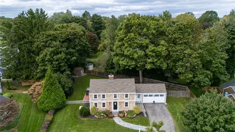 35 Anchorage Way, Barrington, RI 02806