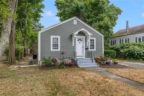 56 Fourth Ave, Warwick, RI 02888 photo 2