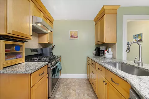 56 Fourth Ave, Warwick, RI 02888 photo 12