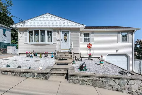 23 Horace St, Providence, RI 02909