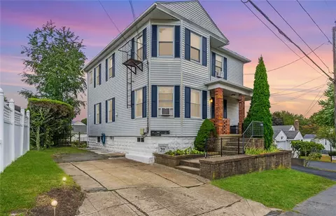 146 Oxford St, Cranston, RI 02920