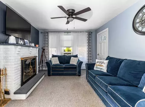 Living - 184 Fairfield Ave, Woonsocket, RI 02895 photo 1 of 3