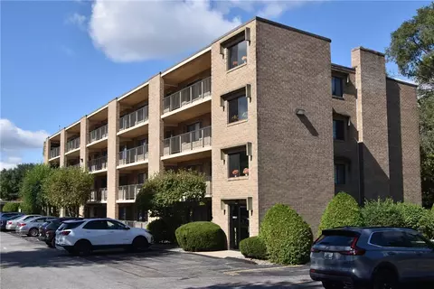 650 E Greenwich Ave #2-111, West Warwick, RI 02893