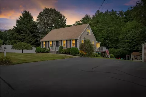 4 Paula Dr, Burrillville, RI 02830