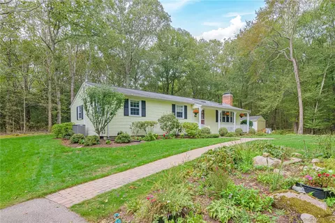 125 Stony Ln, Exeter, RI 02822