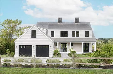 18 Sachuest Dr, Middletown, RI 02842