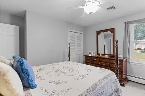 Bedroom - 8 Granite St, Warwick, RI 02886 photo 5 of 8