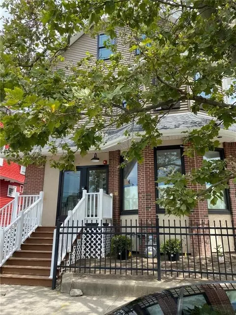 728 Broad St, Providence, RI 02905