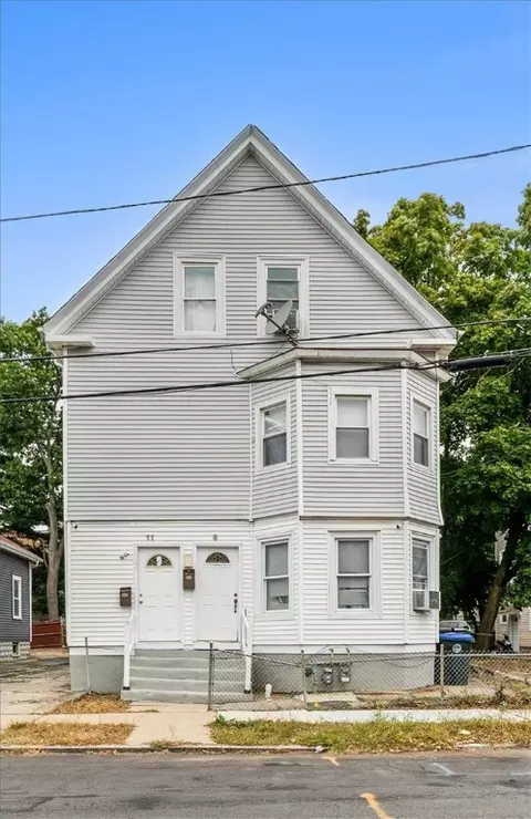 9 Thackery St, Providence, RI 02907