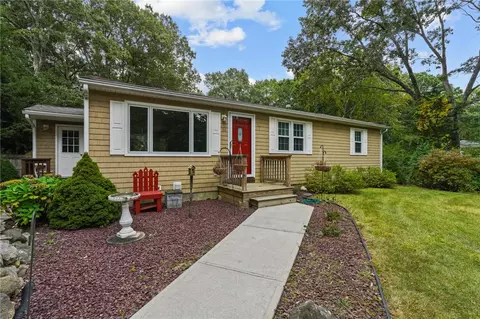 36 Clark Mill St, Coventry, RI 02816