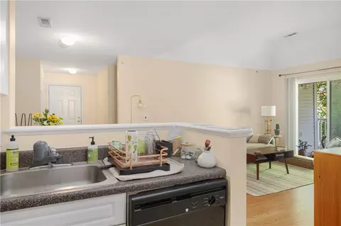 86 Mill St #303, Woonsocket, RI 02895 photo 8