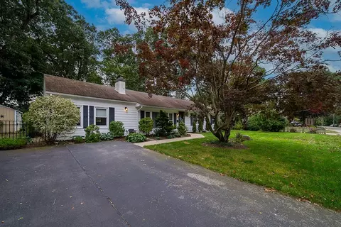 Exterior - 24 Darling St, Warwick, RI 02886 photo 2 of 10