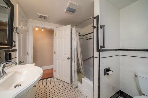 Bath - 24 Darling St, Warwick, RI 02886 photo 2 of 2
