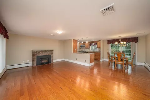 Living - 24 Darling St, Warwick, RI 02886 photo 2 of 6