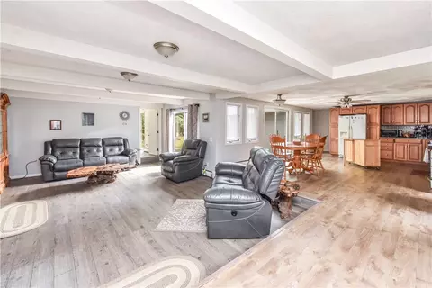 253 Station St, Coventry, RI 02816