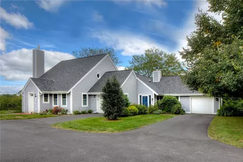 311 Corey Ln, Middletown, RI 02842