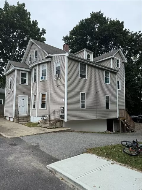 19 Andrews Ave, West Warwick, RI 02893
