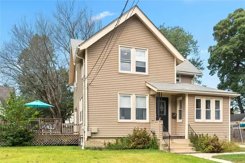 17 Highland Ave, Lincoln, RI 02865