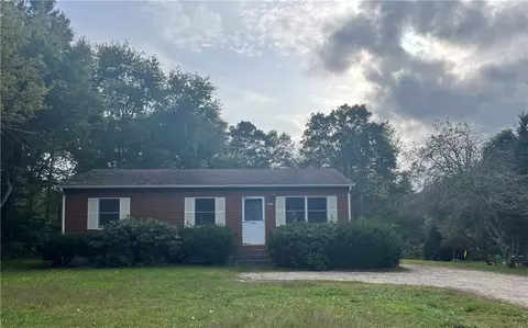 122 Carolina Back Rd, Charlestown, RI 02813
