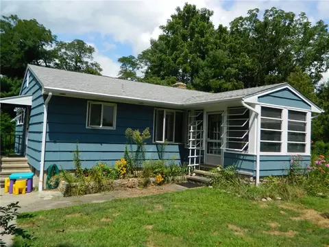 91 Kersey Rd, South Kingstown, RI 02879