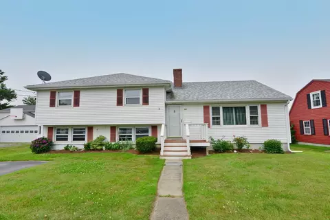 34 Underwood Ln, Middletown, RI 02842