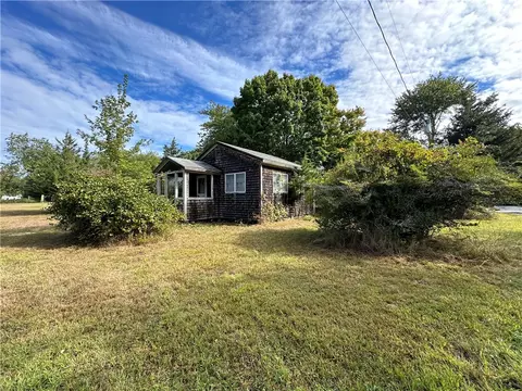 02 Raphael Ave, Prudence Island, RI 02872