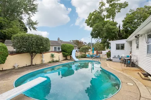 54 Speck Ave, Cranston, RI 02910