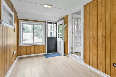 Entry Way - 2 Edgehill Rd, Warwick, RI 02889 photo 1 of 2