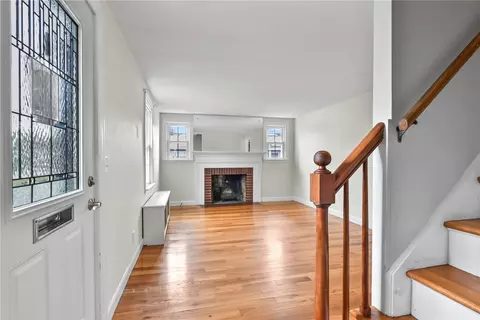 Living - 2 Edgehill Rd, Warwick, RI 02889 photo 5 of 5