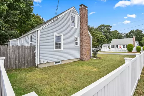 Exterior - 2 Edgehill Rd, Warwick, RI 02889 photo 4 of 5