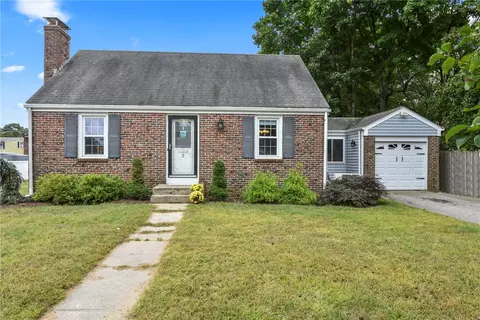Exterior - 2 Edgehill Rd, Warwick, RI 02889 photo 3 of 5