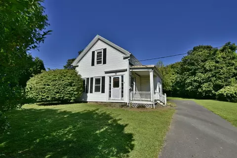 97 Turnpike Ave, Portsmouth, RI 02871