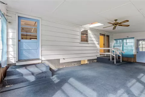 Exterior - 5 Ridgeway Dr, Warren, RI 02885 photo 8 of 10